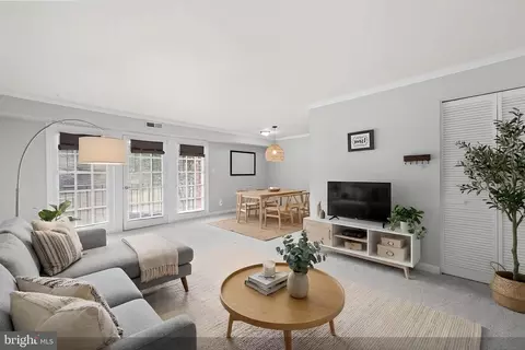 12711 Gordon Blvd #82, Woodbridge, VA 22192