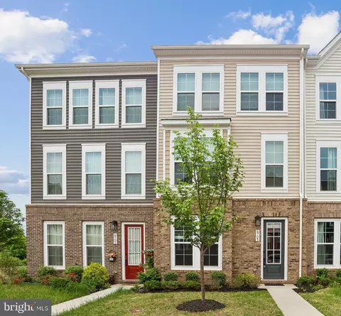 6703 Upland Manor Dr, Gainesville, VA 20155