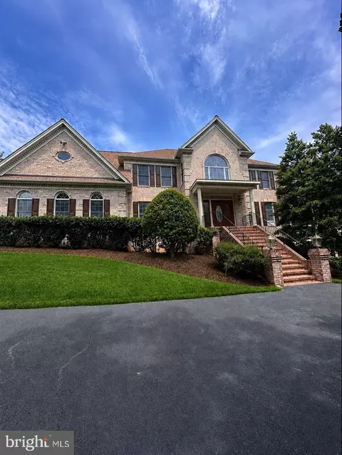 17030 Thousand Oaks Dr, Haymarket, VA 20169