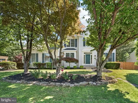13250 Fallen Leaf Ct, Woodbridge, VA 22192