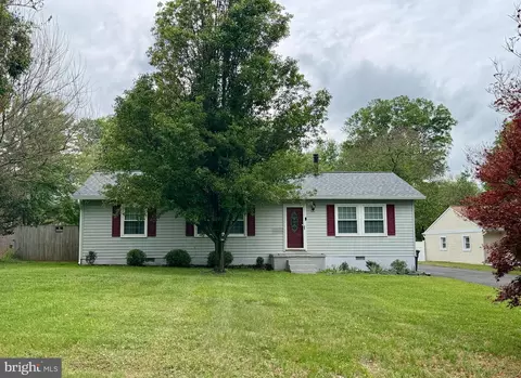 7712 Pine St, Manassas, VA 20111
