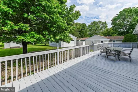 Exterior - 7712 Pine St, Manassas, VA 20111 photo 4 of 16