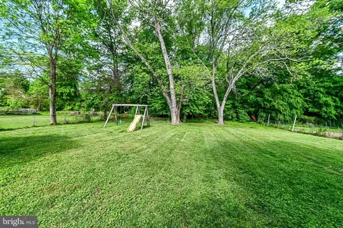 Exterior - 7712 Pine St, Manassas, VA 20111 photo 14 of 16