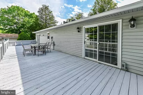 Exterior - 7712 Pine St, Manassas, VA 20111 photo 3 of 16