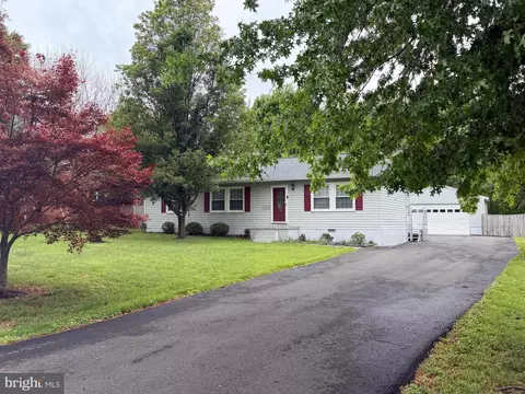 Exterior - 7712 Pine St, Manassas, VA 20111 photo 15 of 16