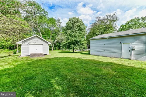 Exterior - 7712 Pine St, Manassas, VA 20111 photo 10 of 16