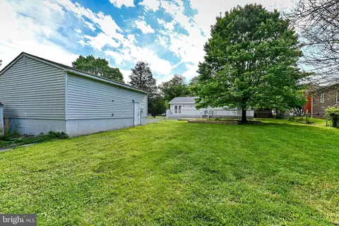 Exterior - 7712 Pine St, Manassas, VA 20111 photo 12 of 16