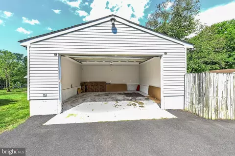 Exterior - 7712 Pine St, Manassas, VA 20111 photo 9 of 16