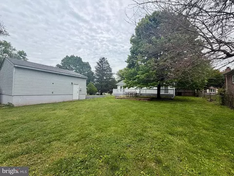 Exterior - 7712 Pine St, Manassas, VA 20111 photo 11 of 16