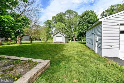 Exterior - 7712 Pine St, Manassas, VA 20111 photo 8 of 16