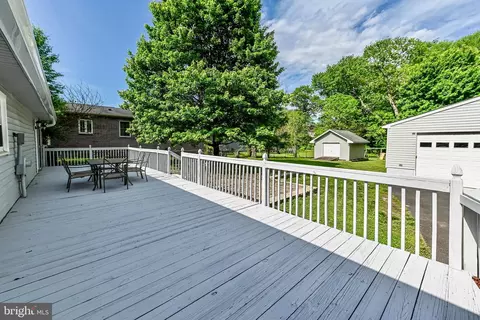 Exterior - 7712 Pine St, Manassas, VA 20111 photo 5 of 16
