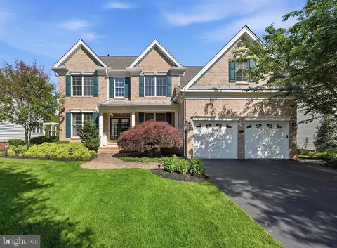 15137 Golf View Dr, Haymarket, VA 20169