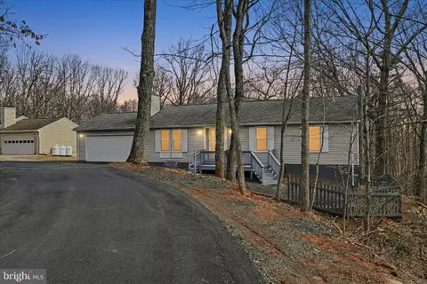 1411 Mercer Rd, Haymarket, VA 20169