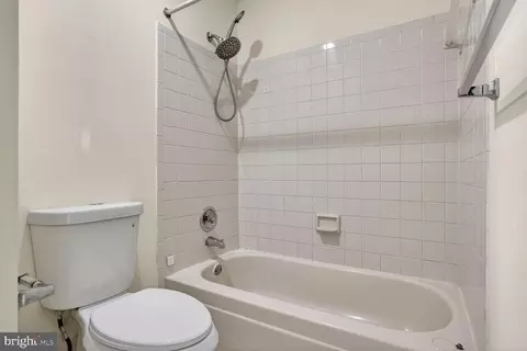Bath - 7932 Blue Gray Cir, Manassas, VA 20109 photo 2 of 2