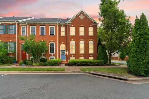13011 Jadestone Way, Woodbridge, VA 22192