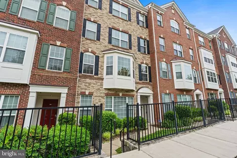 15324 Kensington Park Dr, Woodbridge, VA 22191