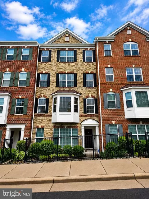 15324 Kensington Park Dr, Woodbridge, VA 22191