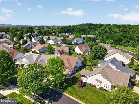 View/Area - 6901 Saddle Run Way, Gainesville, VA 20155 photo 5 of 6