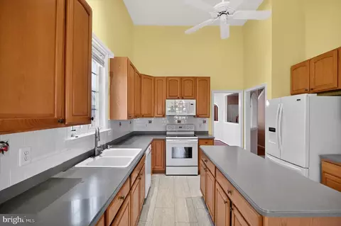Kitchen - 6901 Saddle Run Way, Gainesville, VA 20155 photo 1 of 5