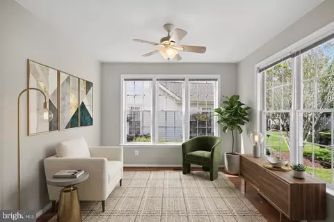 Living - 6901 Saddle Run Way, Gainesville, VA 20155 photo 3 of 6