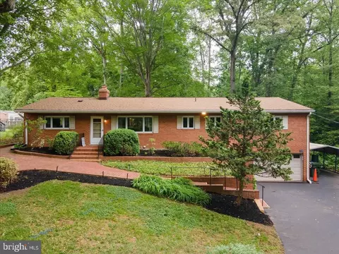 18309 Cabin Rd, Triangle, VA 22172