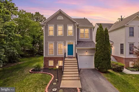 8812 Fenimore Pl, Bristow, VA 20136