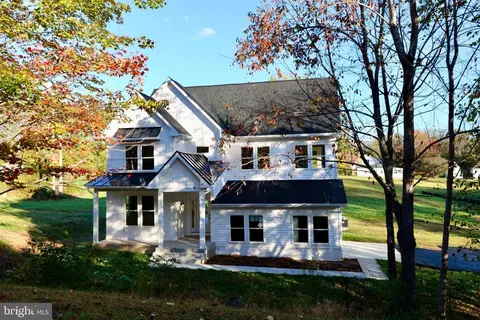 8028 Pinnacle Ridge Dr, Manassas, VA 20112