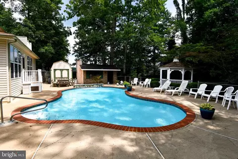 Exterior - 3203 Riverview Dr, Triangle, VA 22172 photo 4 of 8
