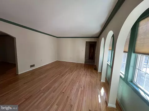 Living - 3203 Riverview Dr, Triangle, VA 22172 photo 1 of 14