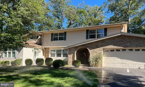 Exterior - 3203 Riverview Dr, Triangle, VA 22172 photo 1 of 8