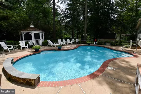 Exterior - 3203 Riverview Dr, Triangle, VA 22172 photo 5 of 8