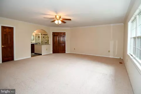 Living - 3203 Riverview Dr, Triangle, VA 22172 photo 8 of 14