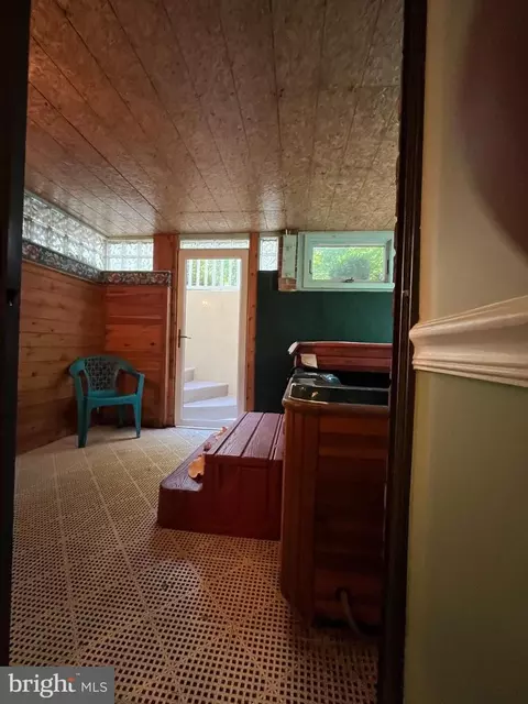 Entry Way - 3203 Riverview Dr, Triangle, VA 22172 photo 10 of 10