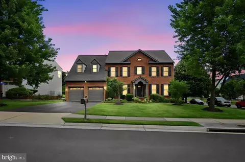 11869 Chanceford Dr, Woodbridge, VA 22192