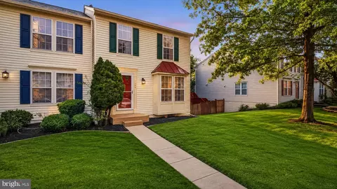 9063 Falcon Glen Ct, Bristow, VA 20136
