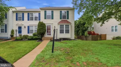 9063 Falcon Glen Ct, Bristow, VA 20136