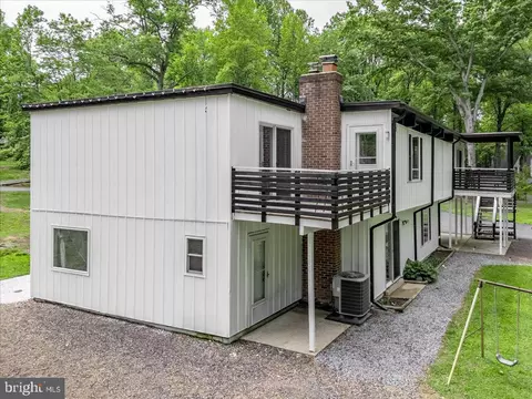 Exterior - 7200 Ridgeway Dr, Manassas, VA 20112 photo 3 of 5