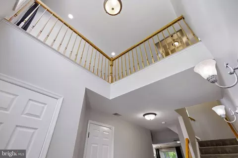 Entry Way - 11078 Doubleday Ln, Manassas, VA 20109 photo 3 of 8