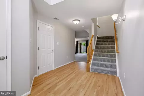 Entry Way - 11078 Doubleday Ln, Manassas, VA 20109 photo 2 of 8
