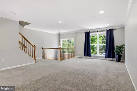 Living - 11078 Doubleday Ln, Manassas, VA 20109 photo 5 of 8