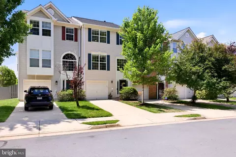 Exterior - 11078 Doubleday Ln, Manassas, VA 20109 photo 2 of 10