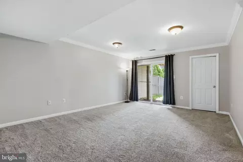 Living - 11078 Doubleday Ln, Manassas, VA 20109 photo 2 of 8