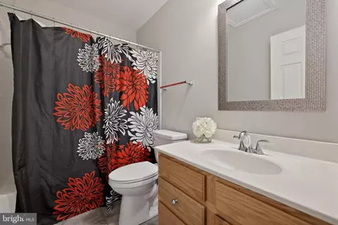Bath - 11078 Doubleday Ln, Manassas, VA 20109 photo 5 of 6