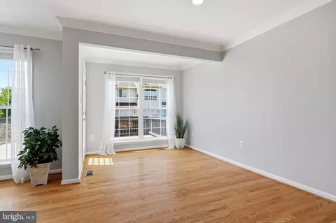 Living - 11078 Doubleday Ln, Manassas, VA 20109 photo 8 of 8