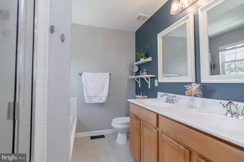 Bath - 13596 Dodsworth Dr, Bristow, VA 20136 photo 1 of 2