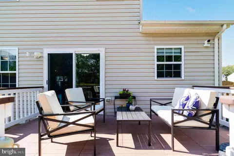 Exterior - 13596 Dodsworth Dr, Bristow, VA 20136 photo 6 of 9
