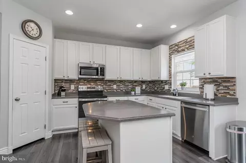 Kitchen - 13596 Dodsworth Dr, Bristow, VA 20136 photo 1 of 5