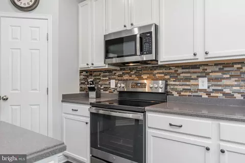 Kitchen - 13596 Dodsworth Dr, Bristow, VA 20136 photo 4 of 5
