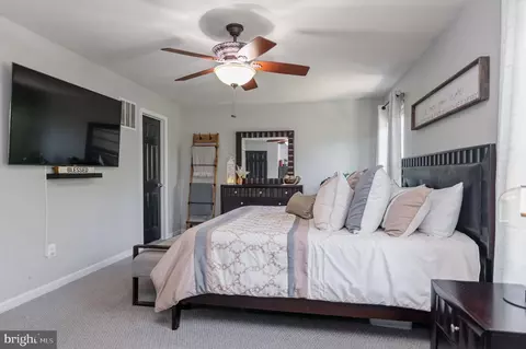 Bedroom - 13596 Dodsworth Dr, Bristow, VA 20136 photo 2 of 6