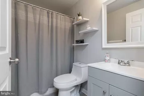 Bath - 13596 Dodsworth Dr, Bristow, VA 20136 photo 2 of 2